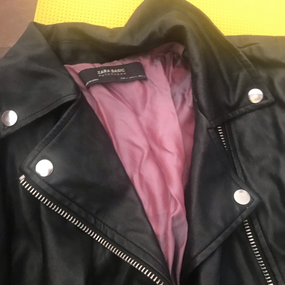 Zara basic faux leather jacket avec manches un peu bouffantes - Picture 5 of 11